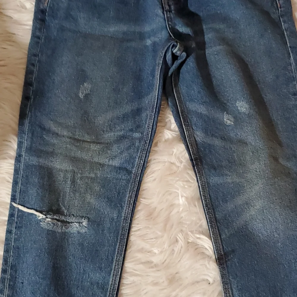 **Free People Button-Fly Ripped Jeans NWT Size 27**